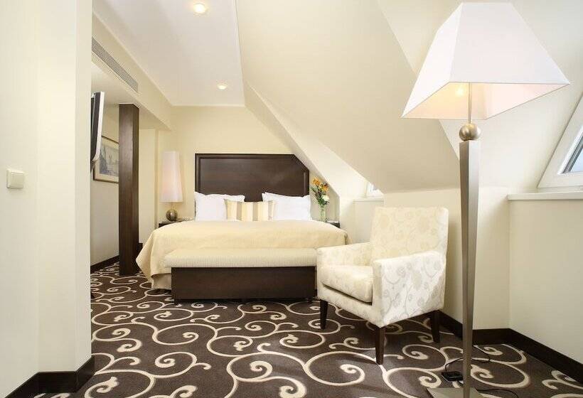 سوییت, Grand Hotel Bohemia