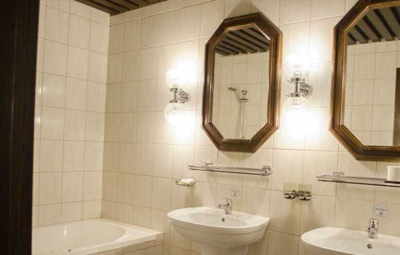 Семейный Номер, Konferencia