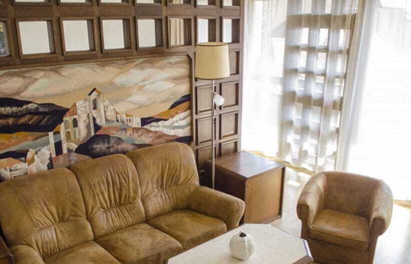 家庭间, Konferencia