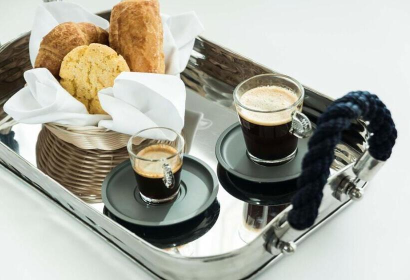 سوییت لوکس, Marquis Reforma