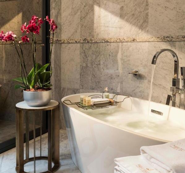 سوئیت با تخت بزرگ, Marquis Reforma