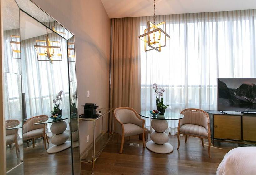 سوئیت با تخت بزرگ, Marquis Reforma