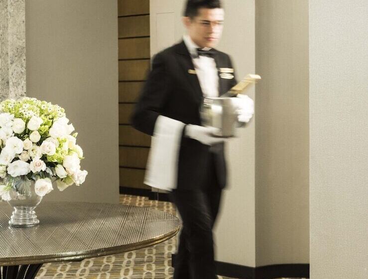 سوئیت با تخت بزرگ, Marquis Reforma