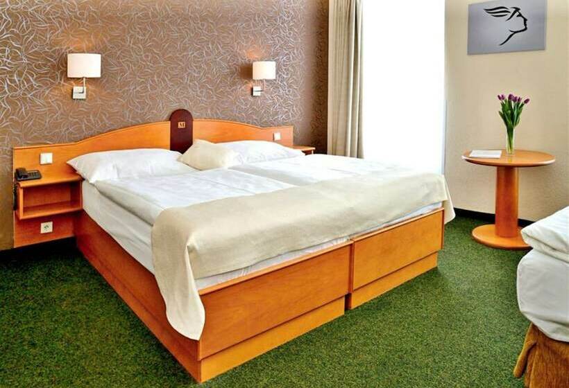 スタンダードトリプルルーム, Merkur   Czech Leading Hotels