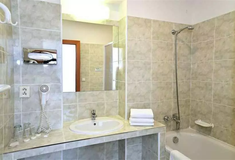 اتاق استاندارد سه نفره, Merkur   Czech Leading Hotels