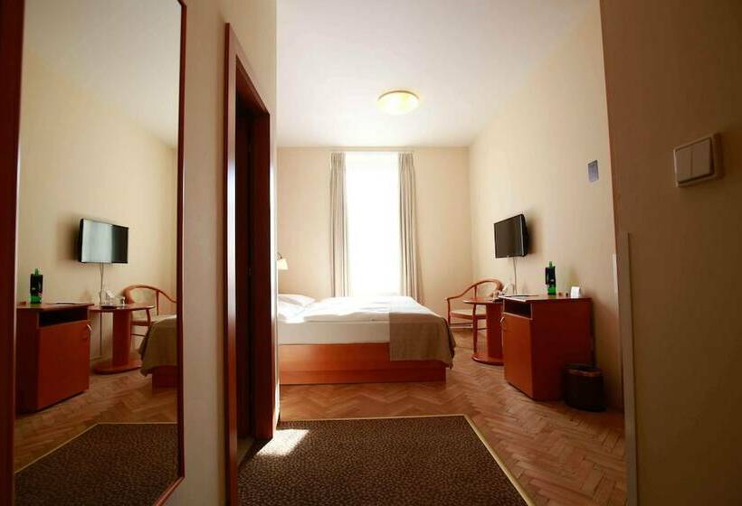 Quarto Economy, Merkur   Czech Leading Hotels