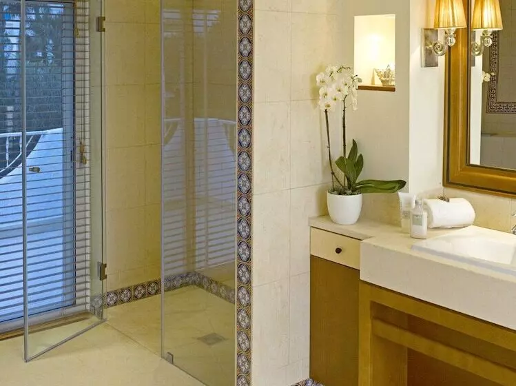 سوئیت پریمیوم, Vila Vita Parc