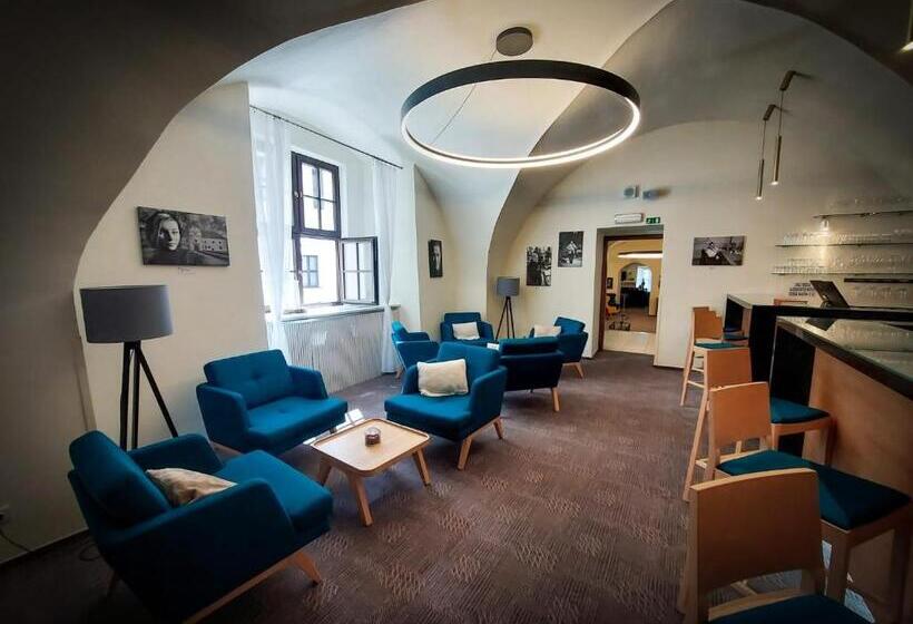 豪华房间, Zámek Třešť