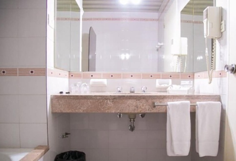 스탠다드 트리플 룸, Alkazar