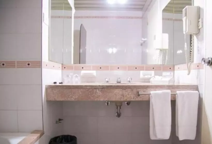 اتاق استاندارد سه نفره, Alkazar