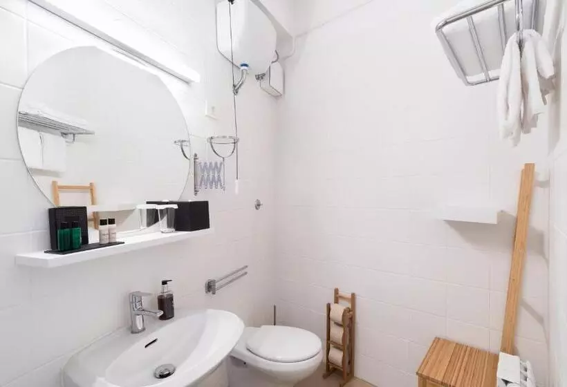 اتاق راحتی با چشم‌انداز دریا, Art Hotel Tartini