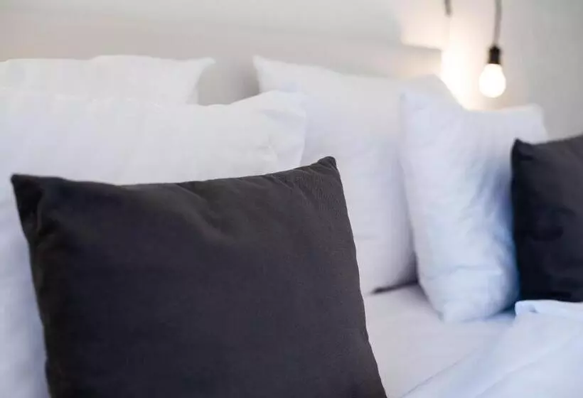 اتاق راحتی با چشم‌انداز دریا, Art Hotel Tartini