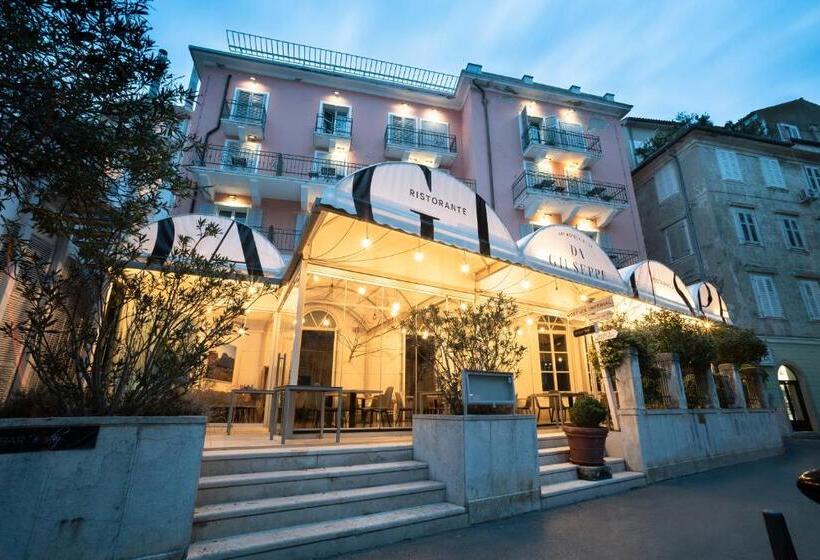 اتاق راحتی با چشم‌انداز دریا, Art Hotel Tartini