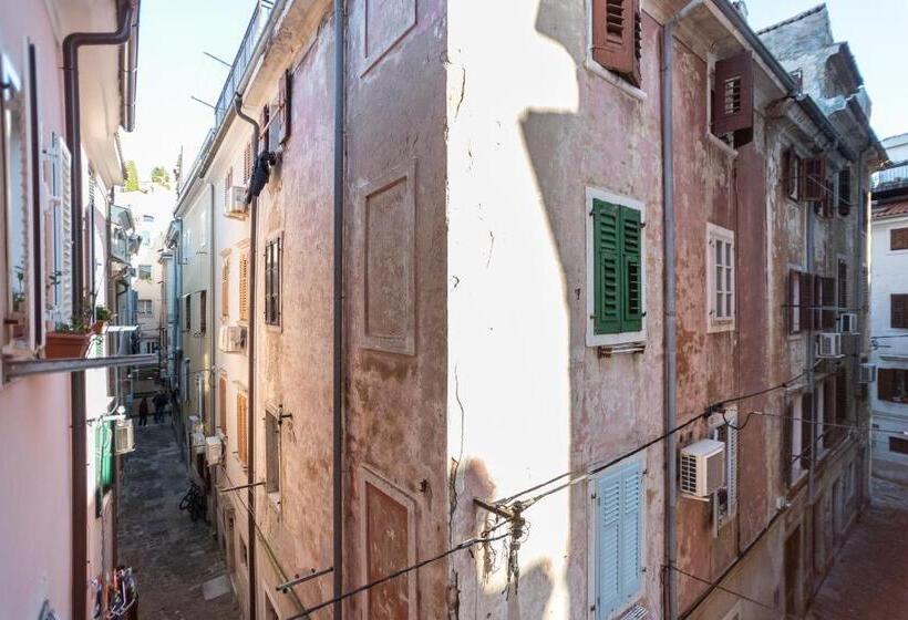 اتاق استاندارد با چشم‌انداز شهر, Art Hotel Tartini