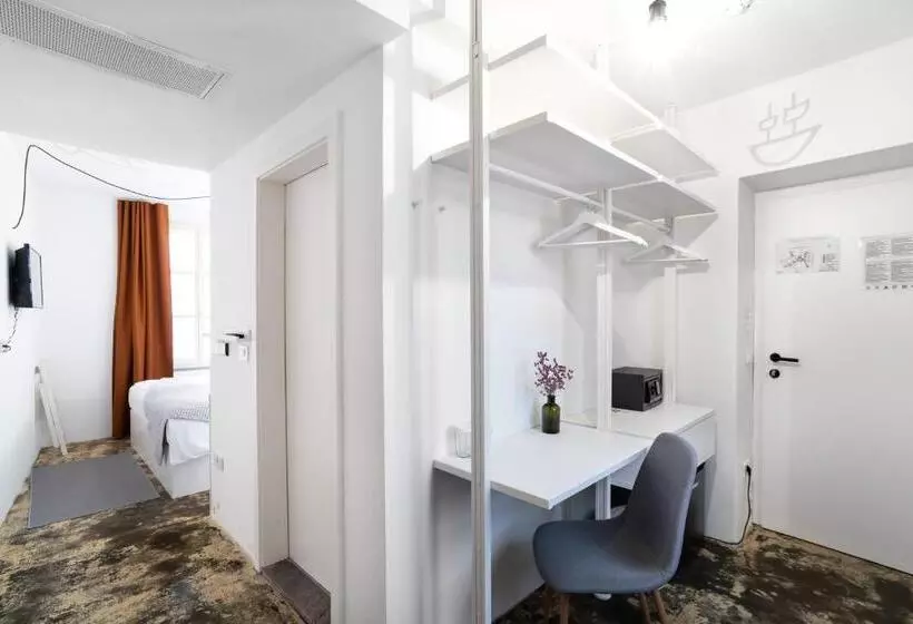 اتاق استاندارد با چشم‌انداز شهر, Art Hotel Tartini
