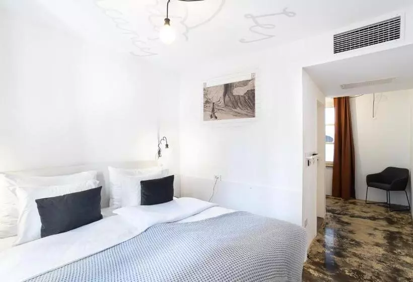 اتاق استاندارد با چشم‌انداز شهر, Art Hotel Tartini