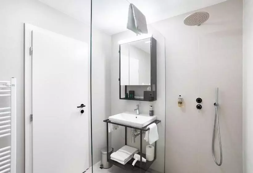 اتاق سوپریور با بالکن, Art Hotel Tartini