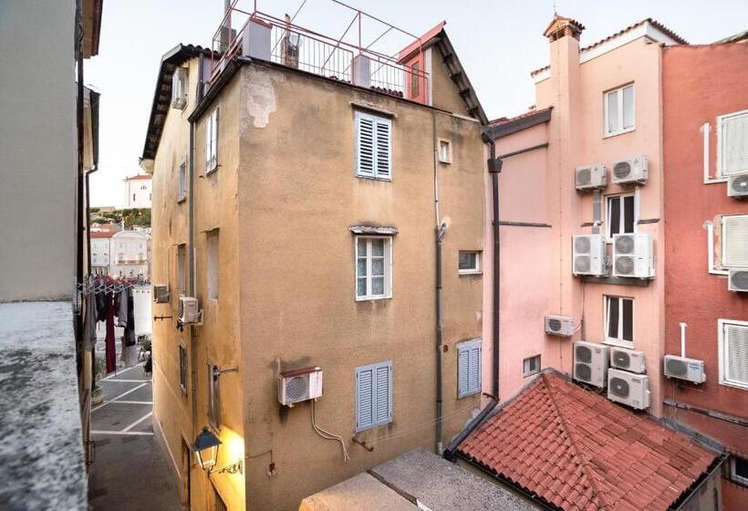 مجموعه ویستا شهر, Art Hotel Tartini
