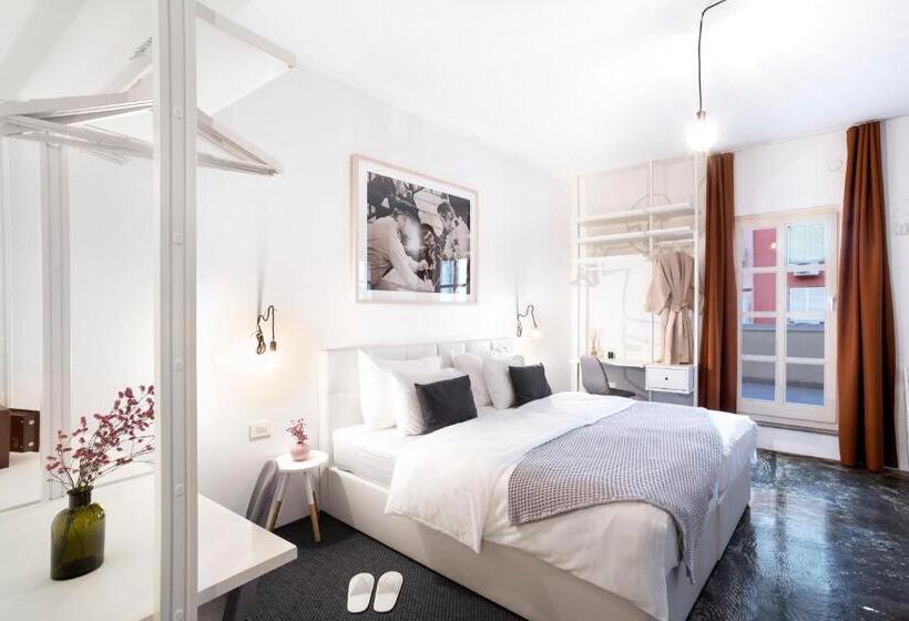 مجموعه ویستا شهر, Art Hotel Tartini