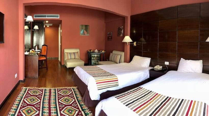 اتاق استاندارد با چشم‌انداز استخر, Basma Hotel Aswan