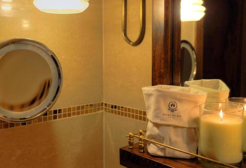 سوئیت جونیور با چشم‌انداز, Byblos Sur Mer