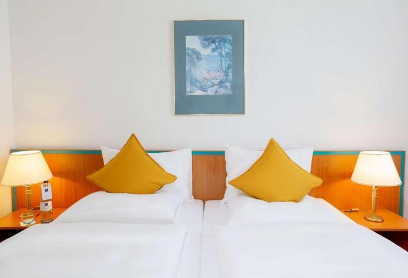 Номер Стандарт, Dorint Hotel Leipzig