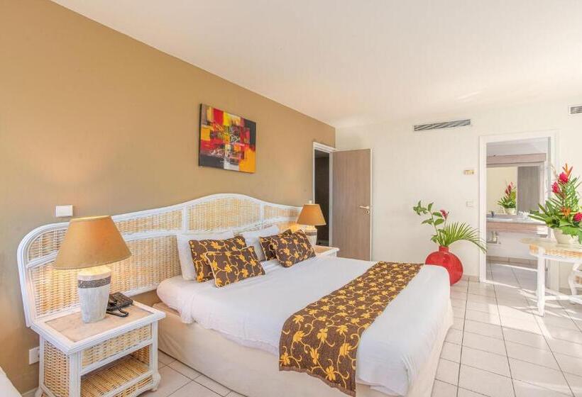 اتاق سوپریور, Karibea Squash