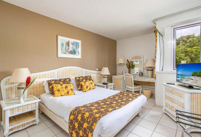 اتاق سوپریور, Karibea Squash