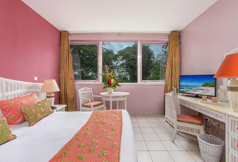 اتاق سوپریور, Karibea Squash