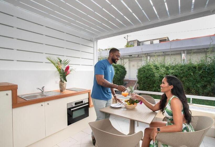 استودیو استاندارد با تراس, Karibea Squash