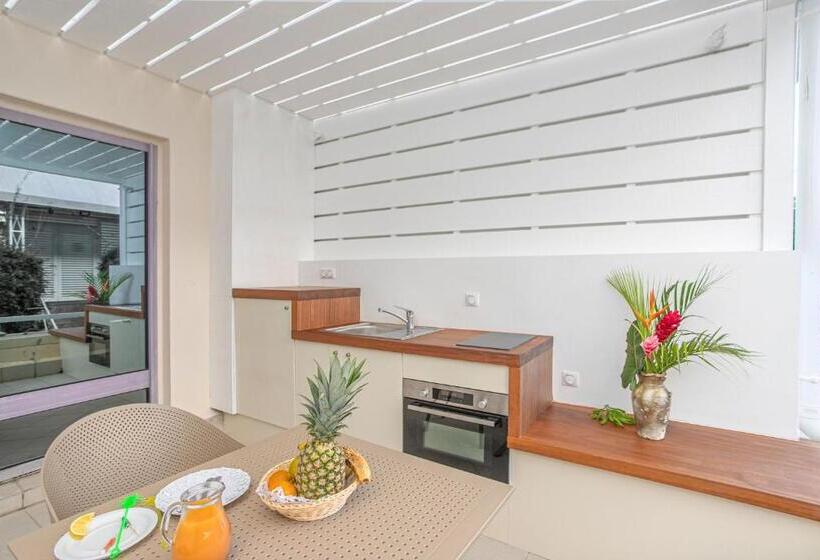 استودیو استاندارد با تراس, Karibea Squash