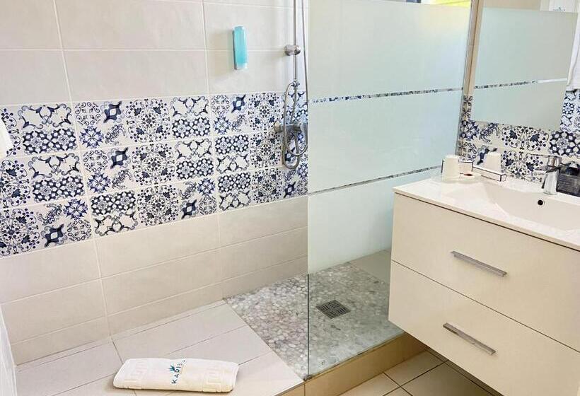 استودیو استاندارد با تراس, Karibea Squash