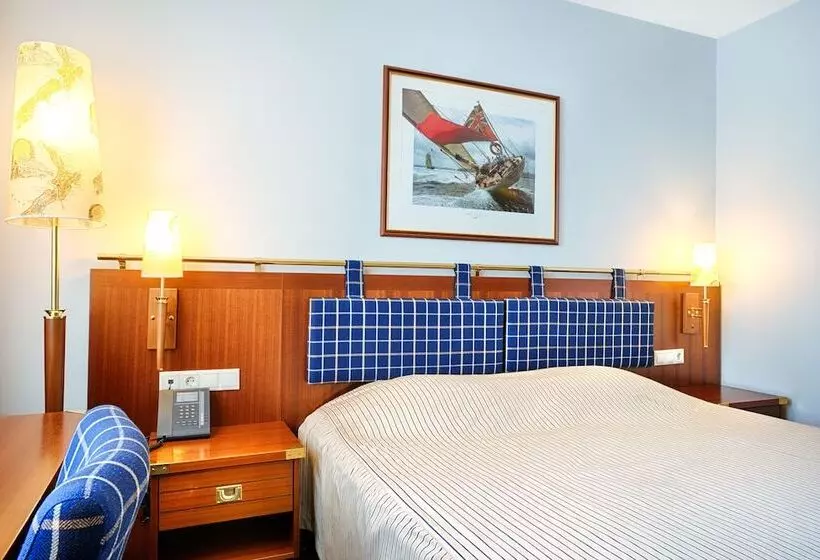 Habitación Club, Rus