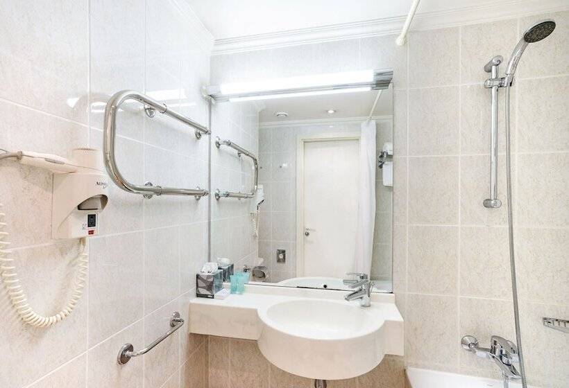 Habitació Club, Rus
