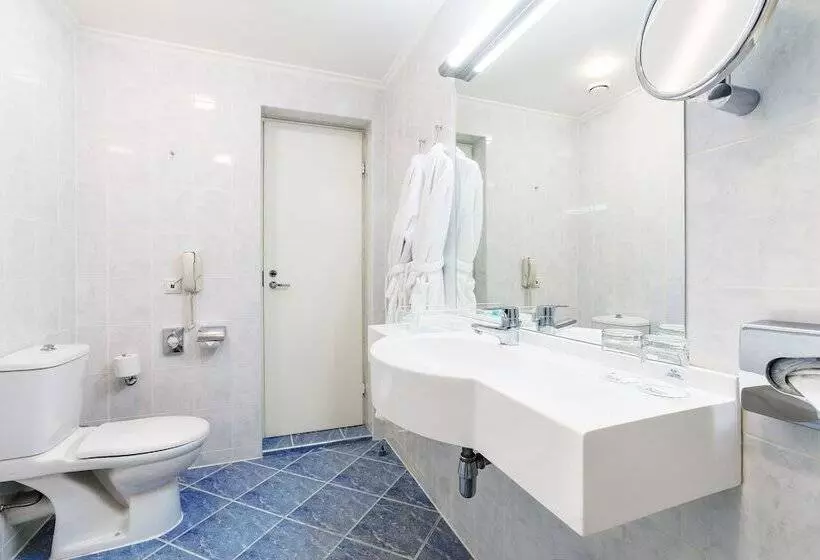 Suite Ejecutiva, Rus