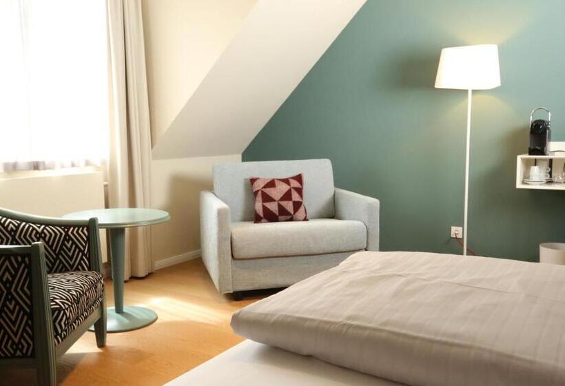 Standardzimmer, Steigenberger Hotel Treudelberg Hamburg