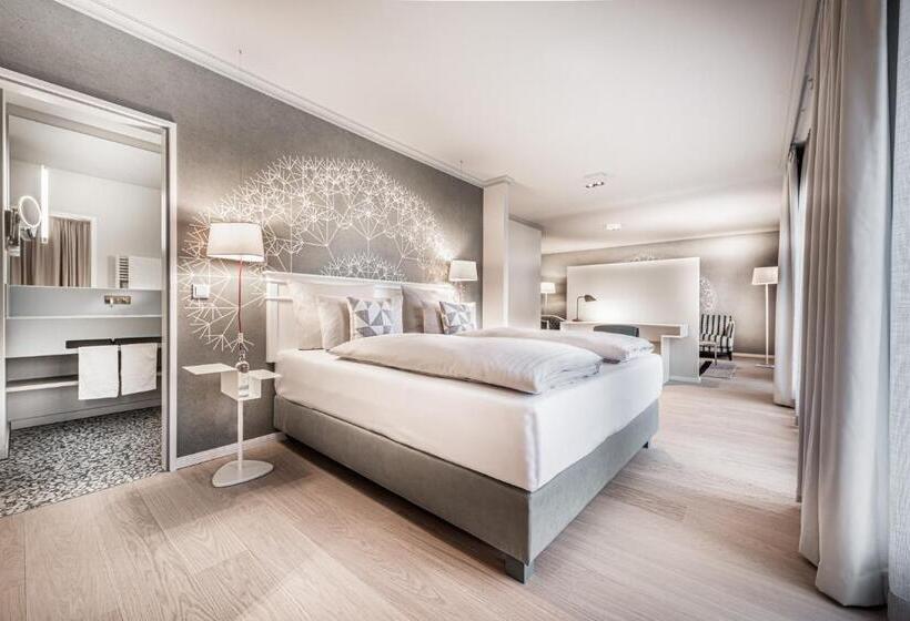 Junior Suite, Steigenberger Hotel Treudelberg Hamburg
