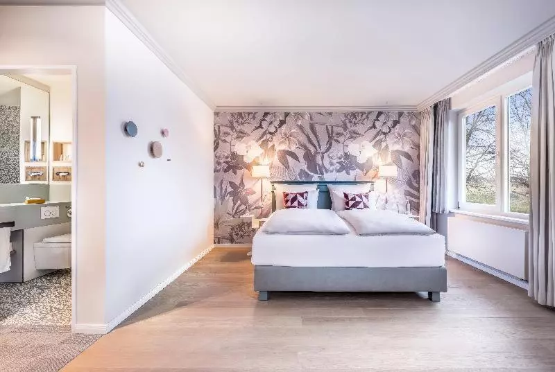 Standardzimmer, Steigenberger Hotel Treudelberg Hamburg