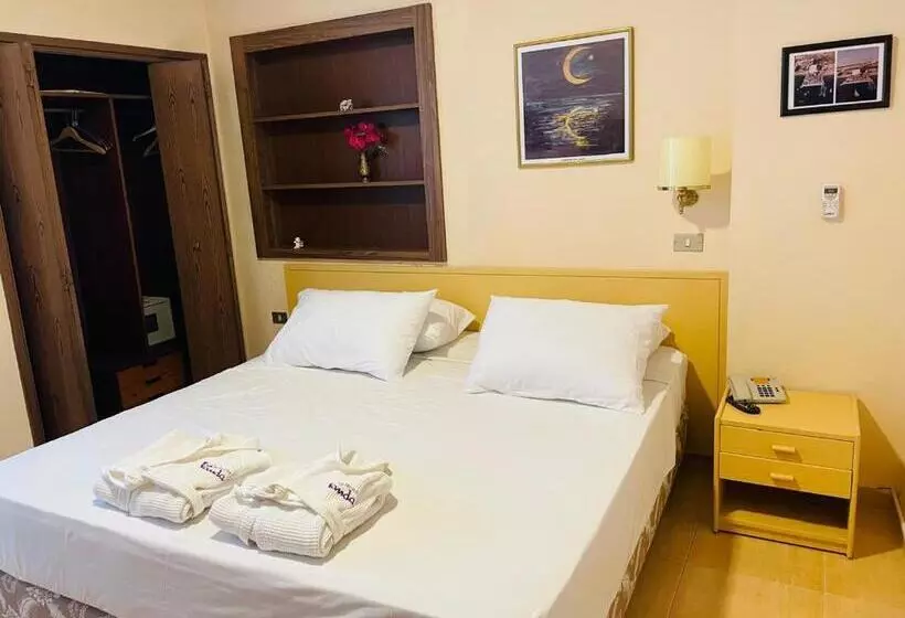 اتاق لوکس با بالکن و چشم‌انداز دریا, Vanda Boutique Hotel & Spa By Rafahia