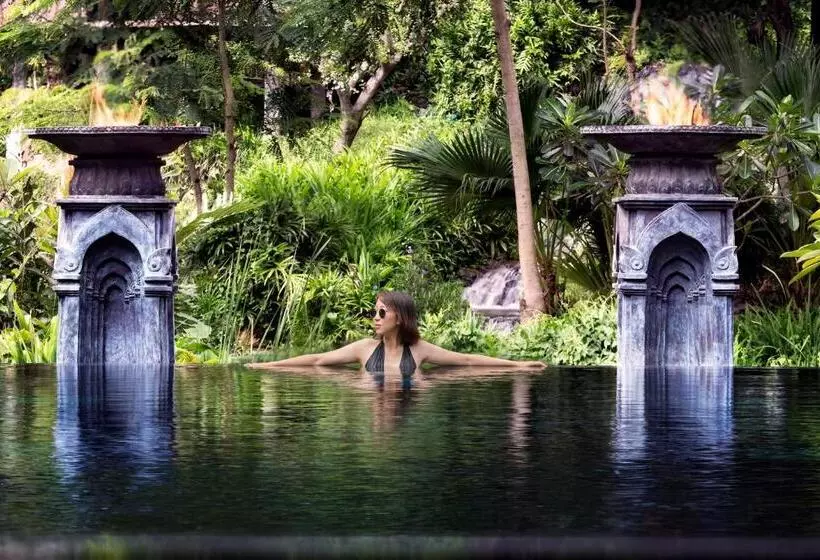 ویلای 4 خوابه, Four Seasons Resort Chiang Mai