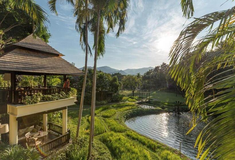 غرفة قياسية مزوَّدة بتراس, Four Seasons Resort Chiang Mai