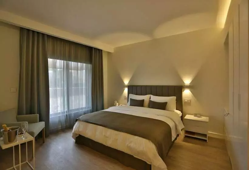 اتاق اجرایی, Alqasr Metropole