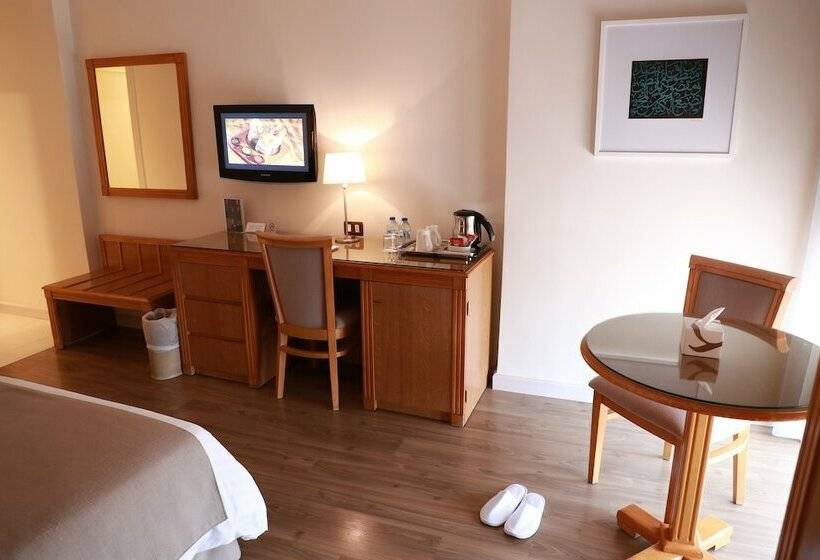 اتاق سوپریور با بالکن, Alqasr Metropole