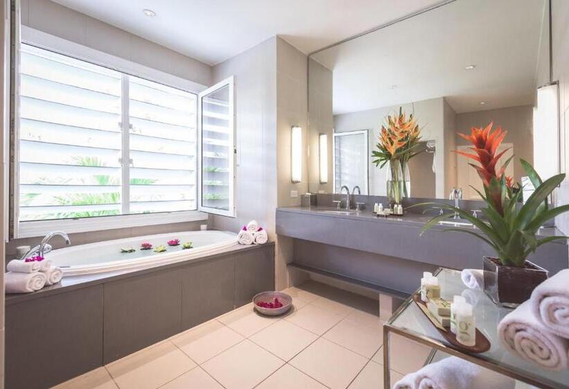 سوییت, Carlisle Bay