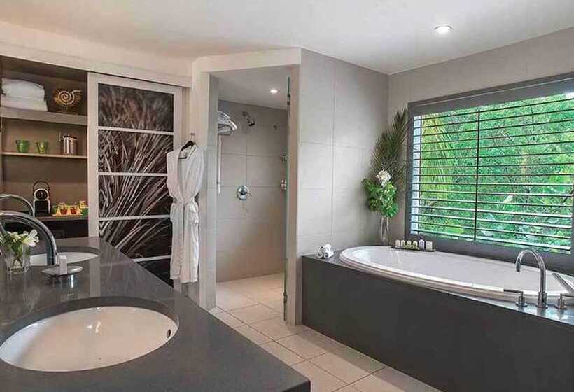 سوییت, Carlisle Bay