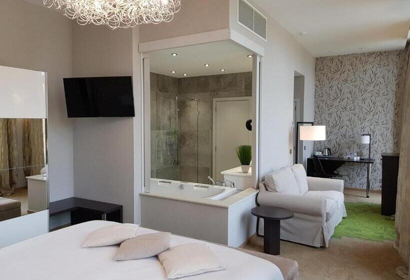 디럭스 스위트, Du Parc Ath