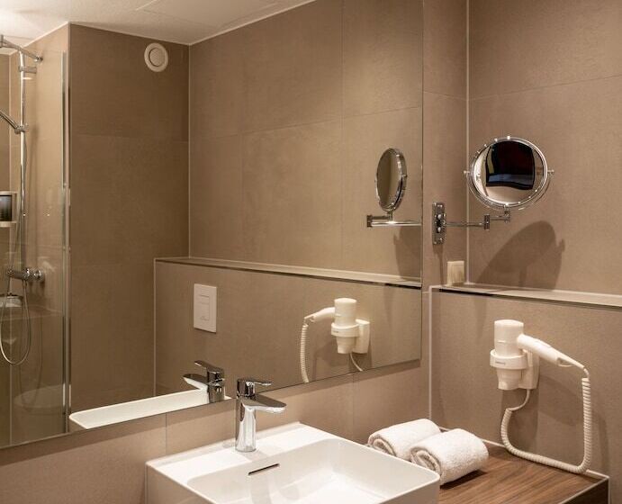 חדר סטנדרט, H+ Hotel Hannover