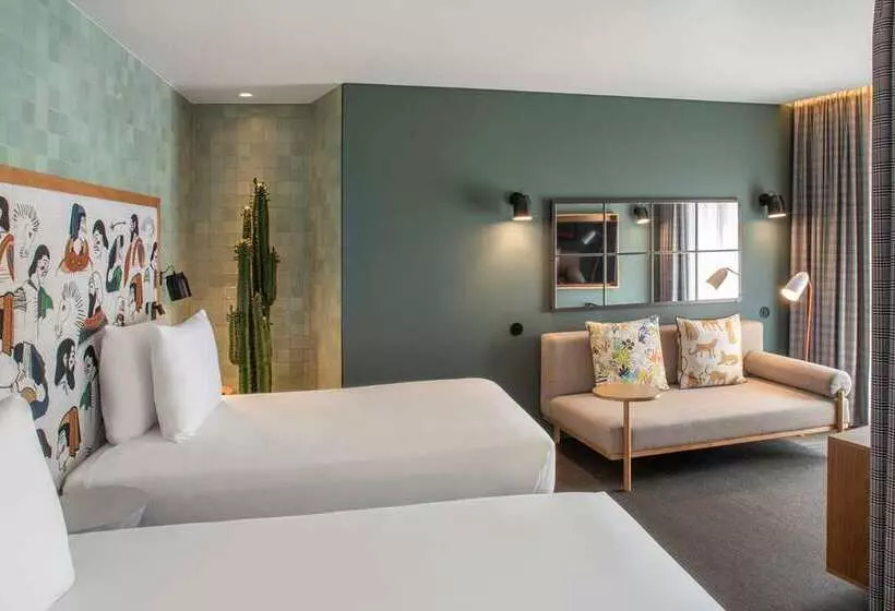 سوییت جونیور, Hilton Brussels Grand Place