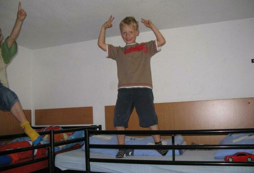 Четырехместный Номер Стандарт, Hostel Schweriner See