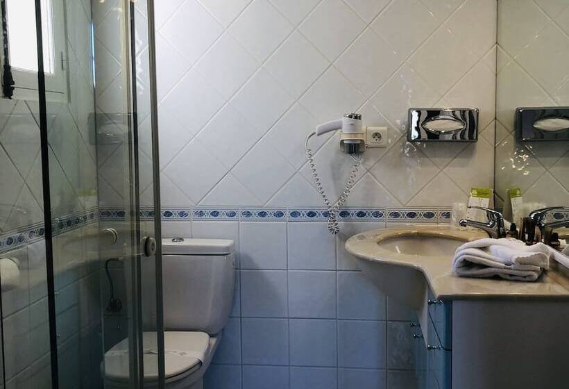 Семейный Номер, Hôtel Jas Neuf